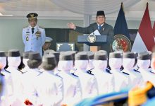 Presiden Prabowo Subianto memberikan amanat saat pelantikan Pamong Praja Muda IPDN Angkatan XXXIII Tahun 2026 di Kampus IPDN Jatinangor.