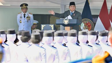 Presiden Prabowo Subianto memberikan amanat saat pelantikan Pamong Praja Muda IPDN Angkatan XXXIII Tahun 2026 di Kampus IPDN Jatinangor.