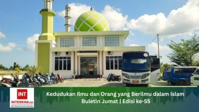 Masjid Al'Madaniyah Tarakan dengan ilustrasi Buletin Jumat Edisi ke-55 bertema Kedudukan Ilmu dan Orang yang Berilmu dalam Islam.